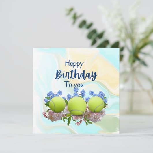 誕生日カード用の花がたくさん付いたテニスボール カード (スタンド正面)