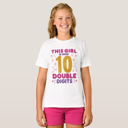 誕生日ガールこの女の子は今10倍の数字 Tシャツ (正面フル)