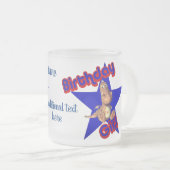 誕生日ガールキュート恐竜パーソナライズされた フロストグラスマグカップ (正面右)