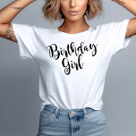 誕生日ガールモダンブラックスクリプトウーメン トライブレンドＴシャツ<br><div class="desc">祝スタイルでは、この「誕生日ガール」のシャツに黒のスクリプシンプルトレタリングを持つタイポグラフィデザインを搭載しモダンた。</div>