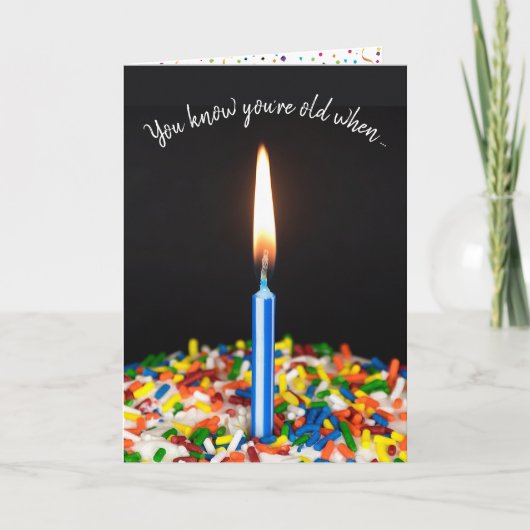 誕生日キャンドルをケーキのユーモア カード (正面)