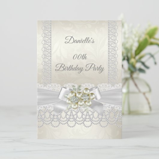 誕生日クリームホワイトパールレースダマスダイヤモンド 招待状 (スタンド正面)