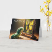 誕生日グリーンキャタピラが蝶をじっと見る カード (黄色い花)