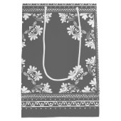 誕生日グレイ&ホワイトバンダンナミディアム抱き枕 ミディアムペーパーバッグ (裏面)