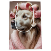 誕生日ゴールデンレトリバーでピンクのヘアカーラー ミディアムペーパーバッグ (正面)