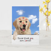 誕生日ゴールデンレトリバーと口紅キス カード (黄色い花)