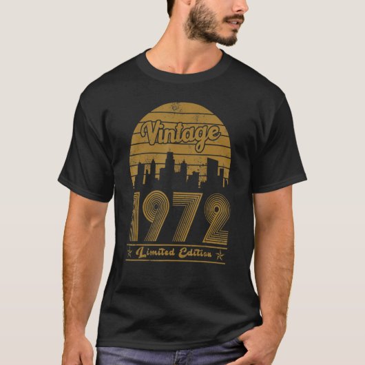 誕生日シャツ1972年生まれ女子51歳 Tシャツ (正面)