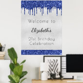 誕生日シルバーブルーグリッタードリップモノグラムウェルカム ポスター (ホームオフィス)