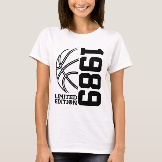 &#; 誕生日スケル限定版 1989 Tシャツ (正面)