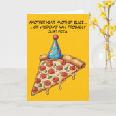 誕生日スライスと余分なチーズユーモア カード (黄色い花)