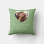 誕生日セージ緑の写真名スクリプト クッション (裏面)