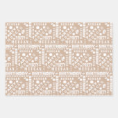 誕生日タイポグラフィニュートラル任意の年齢追加の子供の名前 ラッピングペーパーシート (正面)