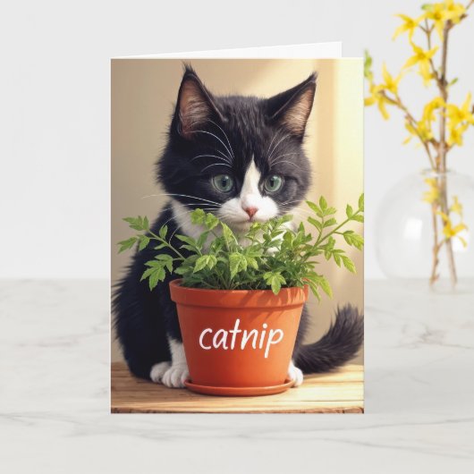 誕生日タキシードのカブ植物付き子猫 カード (黄色い花)