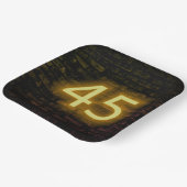 誕生日ネオン45サインオンブリックウォール ペーパープレート (傾斜あり)