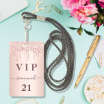 誕生日バラ金ゴールドグリッタードリップピンクglam vip バッジ<br><div class="desc">21モダン歳スタイリッシュ（または任意の年齢）の誕生日パーティーのための華やかなバッジ。バラフェイク金ゴールド金属的な外観の背景とエレガントバラ金ゴールドのフェイクグリッタードリップ、ドリップルック。その名は暗い書バラの金ゴールドの色の手で書かれたスタイルのスクリプトとスワッシュと一緒に付けられている。文字付き： VIPナンバー21書は金色である。スワ保ッシュにはサンプル名を削除する離れと、前と後の宇宙または絵文字の名前。</div>