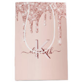 誕生日バラ金ゴールドピンクドリップモノグラムスクリプト ミディアムペーパーバッグ (正面)