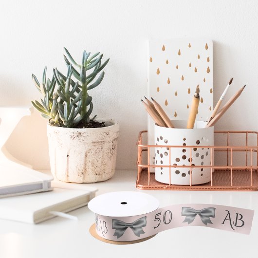 誕生日バラ金ゴールド赤面銀モノグラムの弓 サテンリボン