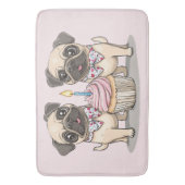 誕生日パグドッグカップケーキ バスマット (正面縦)