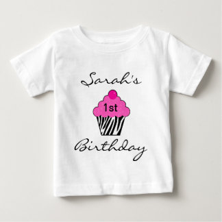 誕生日パーソナライズされたカップケーキTシャツ ベビーTシャツ
