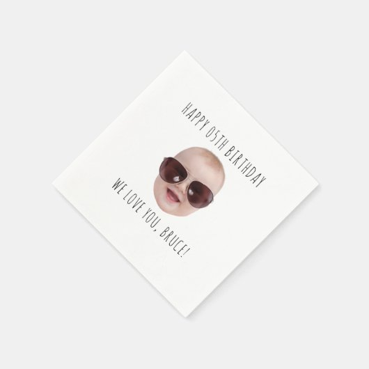 誕生日パーソナライズされたパーティフォト紙顔ベビー スタンダードカクテルナプキン (角)