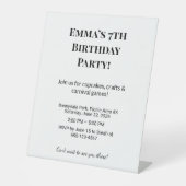 誕生日パーソナライズされたパーティーの招待 台座サイン (正面)