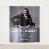 誕生日パーティカスタムシルバー写真名guy タペストリー (正面)