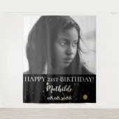 誕生日パーティーのフォトブラックと金ゴールド背景 タペストリー (正面)