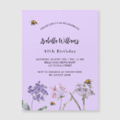 誕生日パーティーのワイルドフラワースバイオレットピンクビー贅沢 マグネット招待状 (正面)