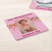 誕生日パーティーの写真の好意ピンクガーリー スクエアペーパーコースター (アングル)