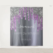 誕生日パーティーの銀の輝きと紫のスパークルを飾った豪華なデザイン タペストリー (正面)