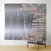 誕生日パーティーの銀の輝きピンクのドリップス タペストリー (インサイチュ(横))