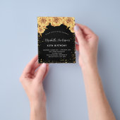 誕生日パーティーの黒い金ゴールドフローラ予算の招待 チラシ (手)