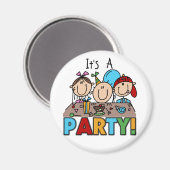 誕生日パーティーのTシャツとプレゼント マグネット (正面/裏面)