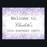 誕生日パーティーホワイトバイオレットラベンダーグリッター名 ポスター<br><div class="desc">50歳(まガーリーたは任意の年齢)の誕生日パーティーのためのバナー。白い背景、紫飾色のラベンダー色のフェイクグリッター、きらめき。日付、名前、年齢をカスタマイズして追加50.</div>