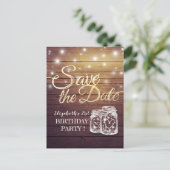誕生日パーティー日付を保存ウッドメイソンジャールライト インビテーションポストカード (スタンド正面)
