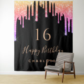 誕生日パーティー黒レインボーグリッターピンクパープル タペストリー (インサイチュ)