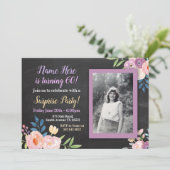 誕生日パープルフラワーフォトチョーク招待状 招待状 (スタンド正面)