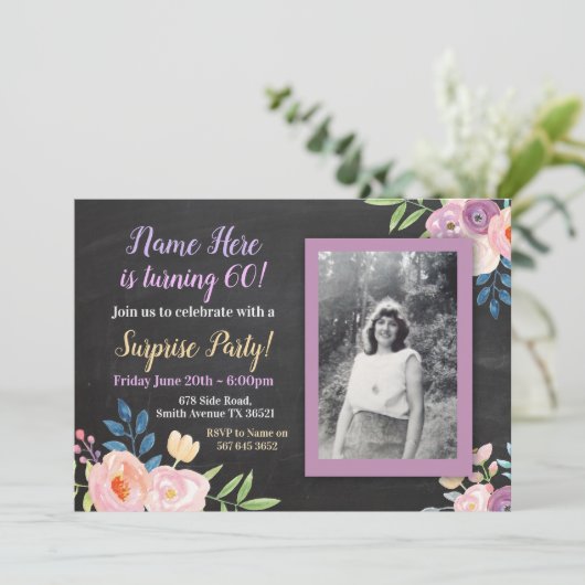 誕生日パープルフラワーフォトチョーク招待状 招待状 (スタンド正面)