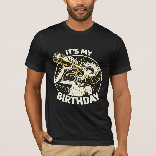 誕生日ビール一気飲みエイリアン Tシャツ (正面)