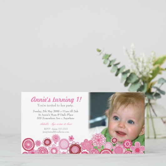 誕生日ピンクパーティの招待状フォトカード (スタンド正面)