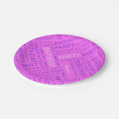 誕生日ピンクパープルタイポグラフィ追加の名前 ペーパープレート (アングル)