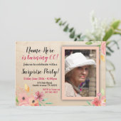 誕生日ピンクフラワーフォトヴィンテージ招待状 招待状 (スタンド正面)