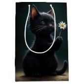 誕生日ブラックの子猫と白デイジー ミディアムペーパーバッグ (正面)