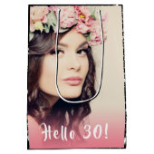 誕生日ブラック銀グリッターダスト写真hello 30 ミディアムペーパーバッグ (裏面)