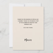 誕生日ベージュ写真サンキューカード 招待状 (裏面)