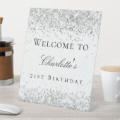 誕生日ホワイトシルバーグリッター歓迎 台座サイン (インサイチュ)