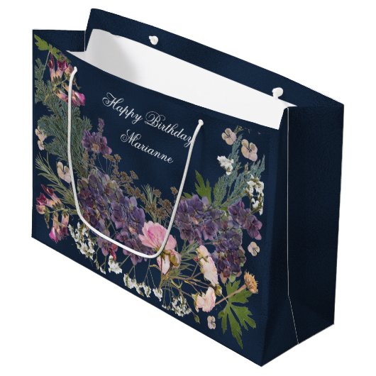 誕生日ボタニカルフローラオンダークネイビーブルー ラージペーパーバッグ (正面アングル)