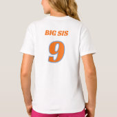 誕生日ボーイのビッグシスター レーシングカークルー Tシャツ (裏面)