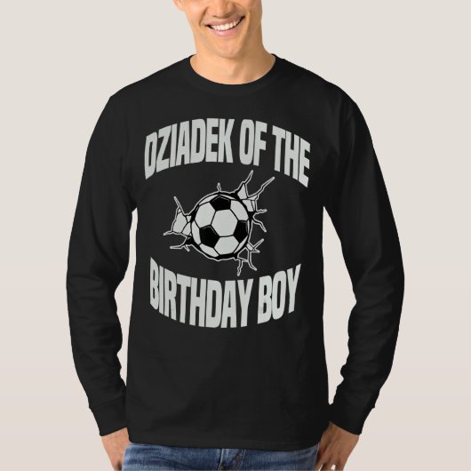 誕生日ボーイサッカーチームのDziadekのBdayパーティー Tシャツ (正面)