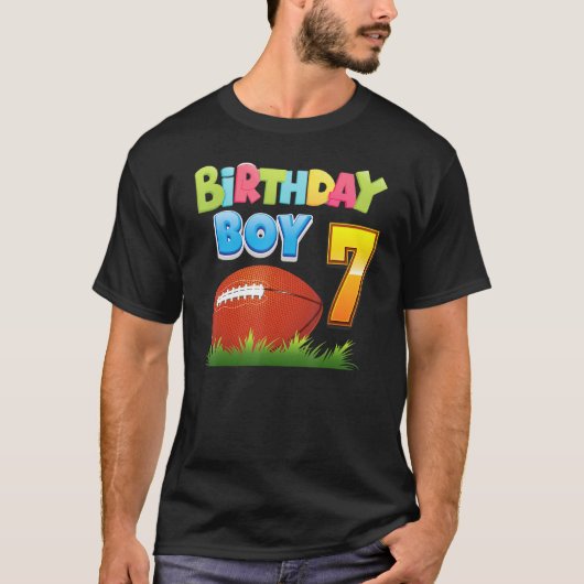 誕生日ボーイ7歳7番誕生日フットボールプラ Tシャツ (正面)